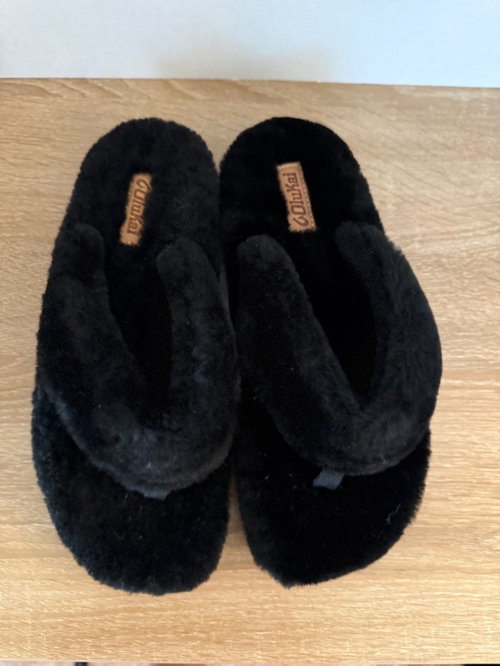 OluKai Kipe'a Heu Women's Black Shearling Slide Sandals Black Size 8 NWOT